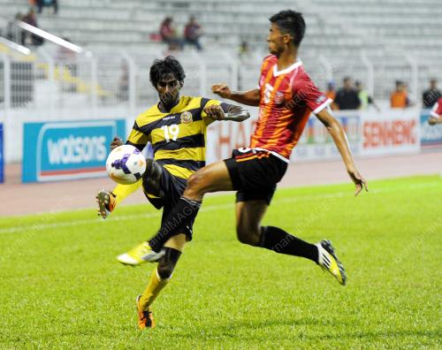 KL98_21092013_BOLA