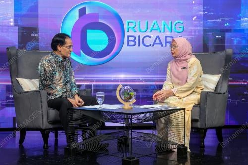 DR ZALIHA MUSTAFA
