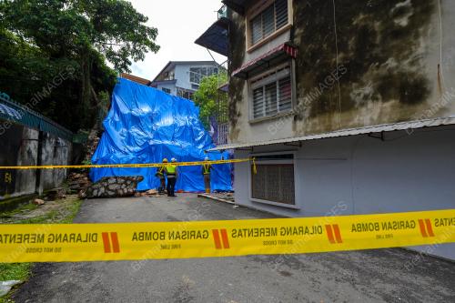 TANAH RUNTUH JALAN KLANG LAMA
