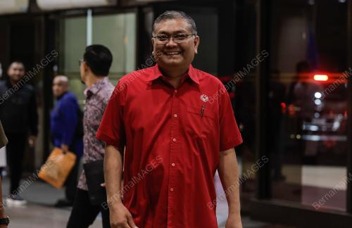 DATUK DR SHAMSUL ANUAR NASARAH