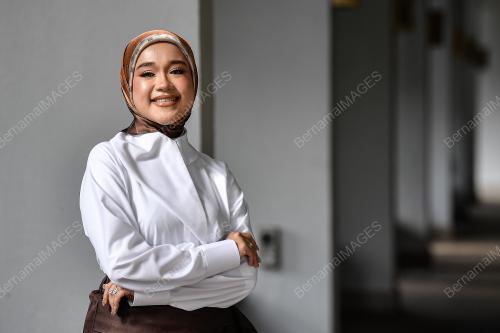 ERNIE ZAKRI