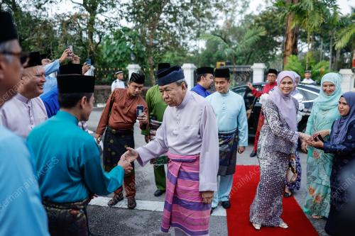 SULTAN SHARAFUDDIN IDRIS SHAH