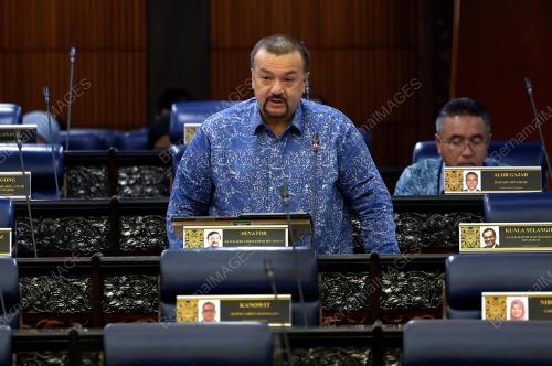 DATUK SERI AMIR HAMZAH AZIZAN