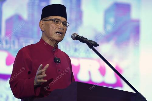 DATUK SERI WAN ROSDY WAN ISMAIL