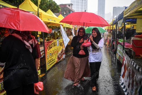BAZAR RAMADAN HUJAN