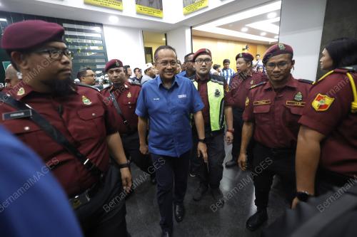 DATUK SERI DR AHMAD SAMSURI MOKHTAR