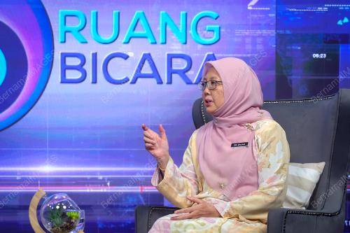 DR ZALIHA MUSTAFA