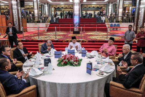 KL99_24022026_PARLIMEN