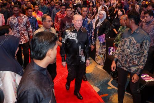 DATUK SERI FADILLAH YUSOF