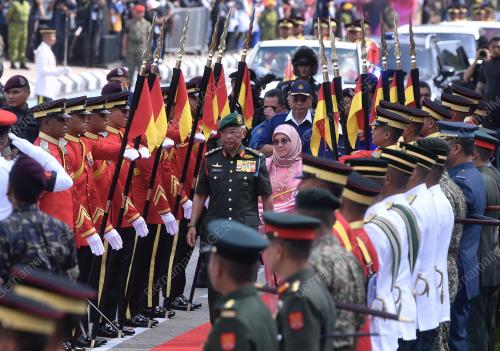 AL-SULTAN ABDULLAH RI'AYATUDDIN AL-MUSTAFA BILLAH SHAH