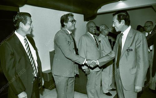 KL09_120390_COMMONWEALTH