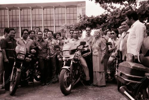 EKSPEDISI BERMOTOSIKAL MALINDO