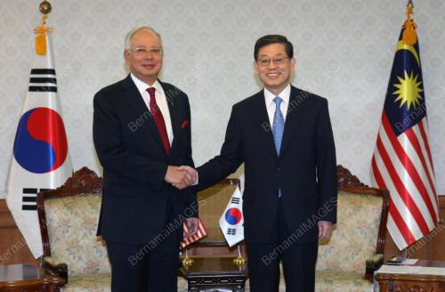 DATUK SERI NAJIB TUN ABDUL RAZAK
