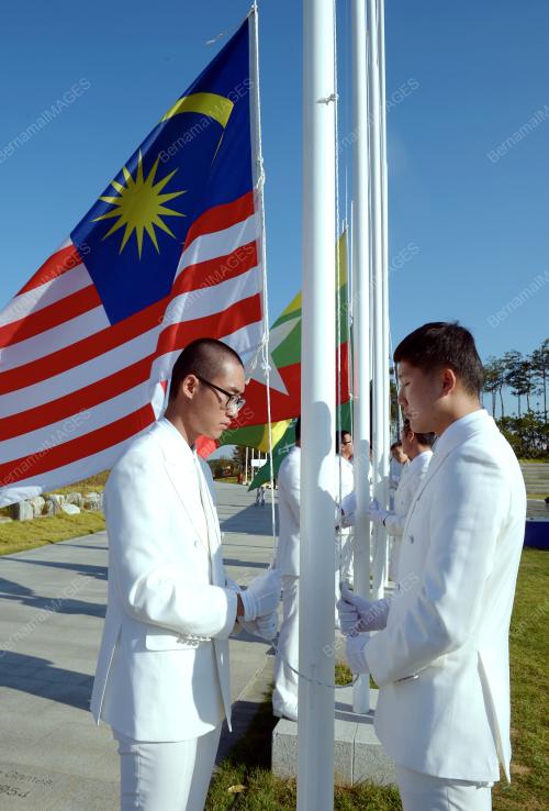 KOR01_14102014_PARA_ASIA