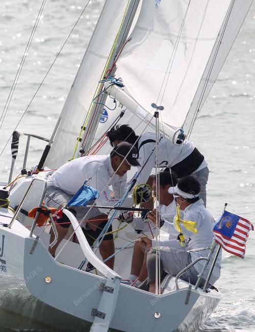 KOR02_01102014_SAILING