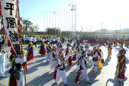 KOR02_14102014_PARA_ASIA