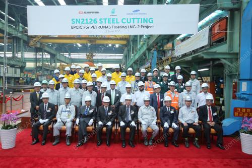 KOR02_15062015_PETRONAS_LNG