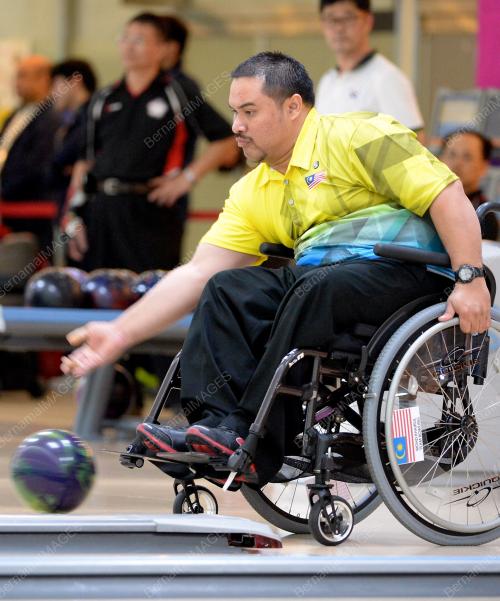 KOR04_20102014_TENPIN_BOWLING