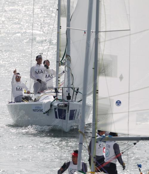 KOR05_01102014_SAILING