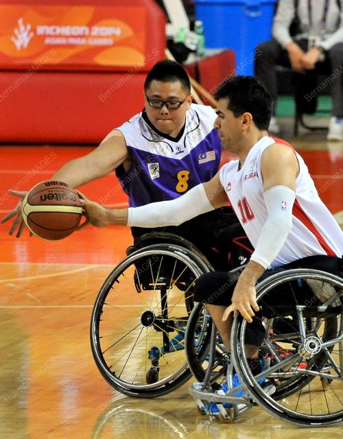 KOR06_17102014_BOLA_KERANJANG