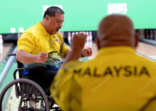 KOR06_20102014_TENPIN_BOWLING