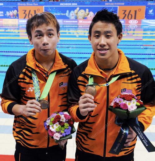 KOR07_29092014_DIVING