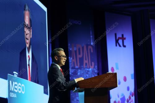 FAHMI FADZIL