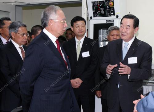 DATUK SERI NAJIB TUN ABDUL RAZAK