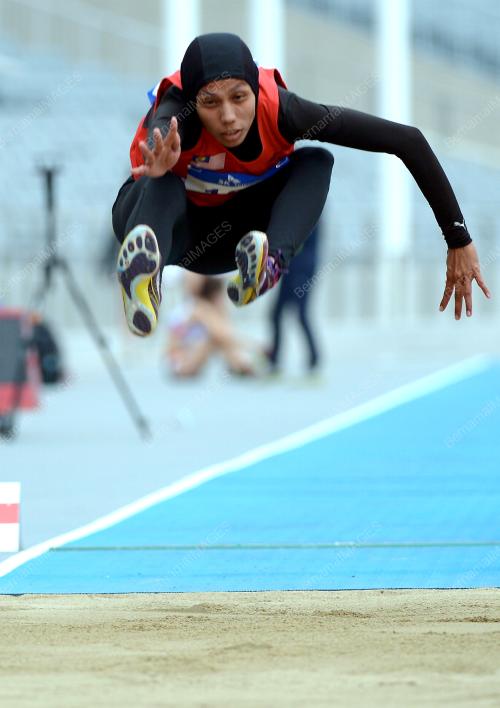 KOR09_19102014_LOMPAT_JAUH