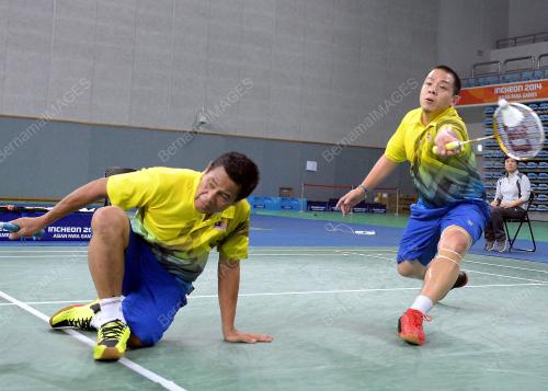 KOR09_23102014_BADMINTON_SL_3-4_SU_5