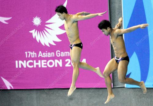 KOR09_30092014_DIVING