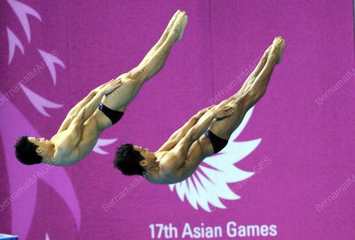 KOR10_30092014_DIVING