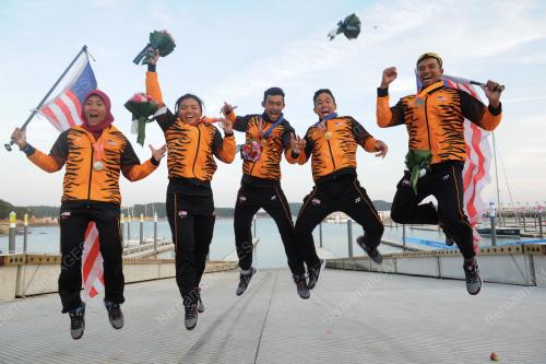 KOR11_01102014_SAILING