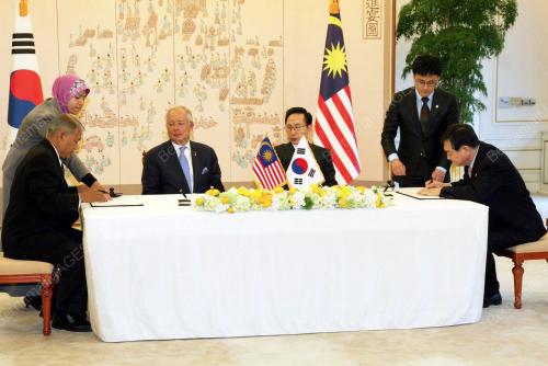 DATUK SERI NAJIB TUN ABDUL RAZAK