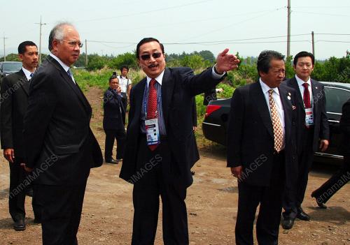 NAJIB TUN RAZAK
