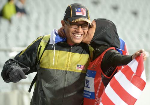 KOR16_21102014_WANITA