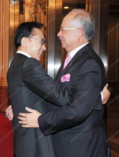 DATUK SERI NAJIB TUN ABDUL RAZAK