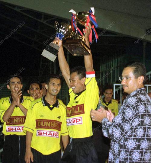 KT01_07012016_JUARA_EMAS