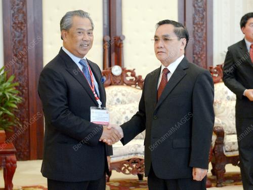 LAO02_12092014_KUNJUNGAN_HORMAT