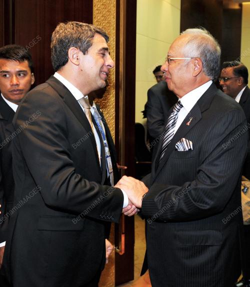 LAO04_06112012_ASEM