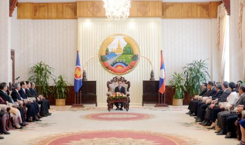 LAO04_12092014_KUNJUNGAN_HORMAT