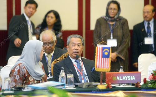 LAO07_12092014_ASEAN_PLUS_THREE