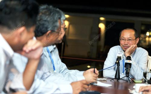 LAO08_06112012_WAHID