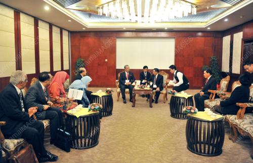LAO08_11092014_PERJUMPAAN_DUA_HALA