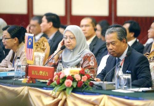 LAO08_12092014_ASEAN_PLUS_THREE