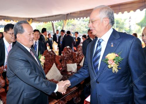 LAO09_05112012_ASEM_9
