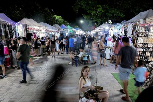 PASAR MALAM VIENTIANE