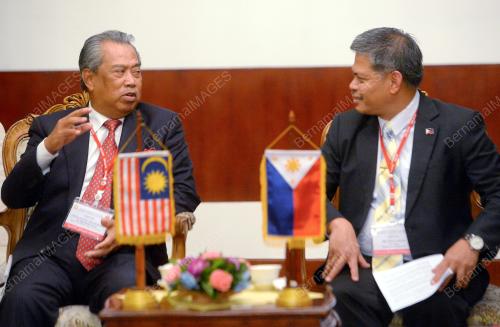 LAO17_11092014_PERJUMPAAN_DUA_HALA