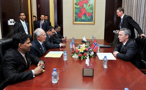 LAO20_05112012_ASEM_9