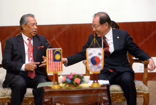 LAO24_11092014_PERJUMPAAN_DUA_HALA